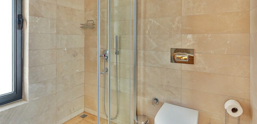 Luxury Five Bedroom Villa in Kalkan, Ortaalan