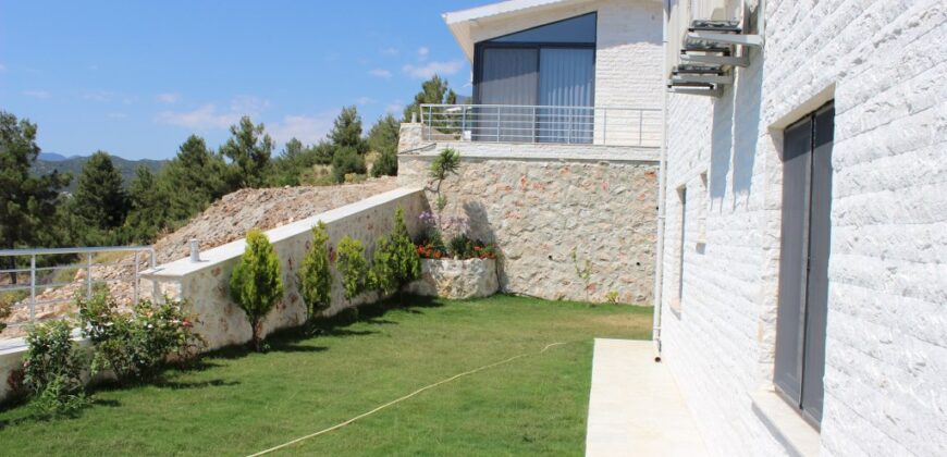 Luxury Seven Bedroom Villa in Kalkan-Sarıbelen for sale